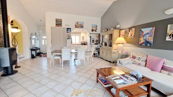 Maison - 112m2 + 60m2 à aménager - Nieul-sur-Mer €499 500 ** - Référence ND688D3