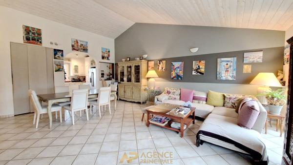Maison - 112m2 + 60m2 à aménager - Nieul-sur-Mer €499 500 ** - Référence ND688D3