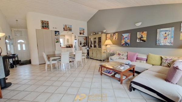 Maison - 112m2 + 60m2 à aménager - Nieul-sur-Mer €499 500 ** - Référence ND688D3