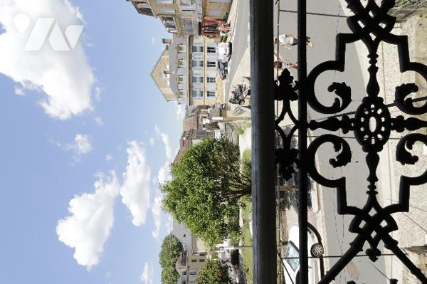 A VENDRE - SARLAT LA CANEDA - Maison de 100 m² avec local commercial sur parcelle de 129 m²