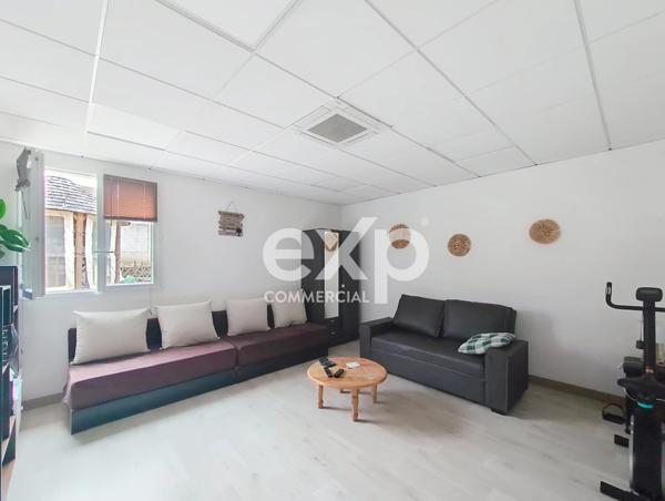 RARE SUR LE SECTEUR – CALME, ESPACE ET POTENTIEL À DEUX PAS DU RER C