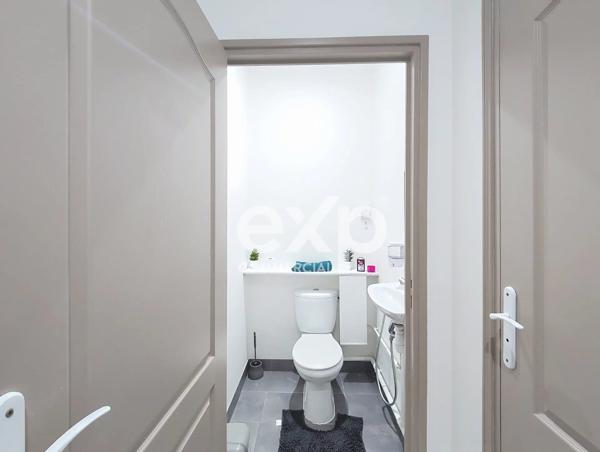 RARE SUR LE SECTEUR – CALME, ESPACE ET POTENTIEL À DEUX PAS DU RER C