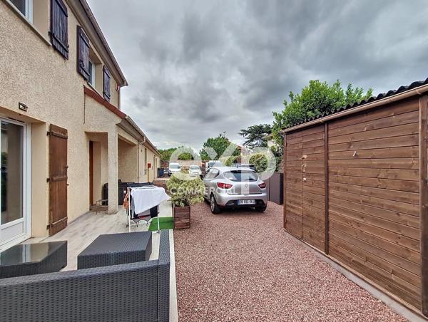 RARE SUR LE SECTEUR – CALME, ESPACE ET POTENTIEL À DEUX PAS DU RER C