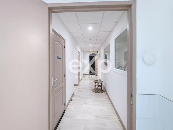 RARE SUR LE SECTEUR – CALME, ESPACE ET POTENTIEL À DEUX PAS DU RER C