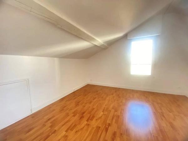 03200 VICHY APPARTEMENT DUPLEX 5 PIÈCES AVEC CAVE COEUR DE VILLE.