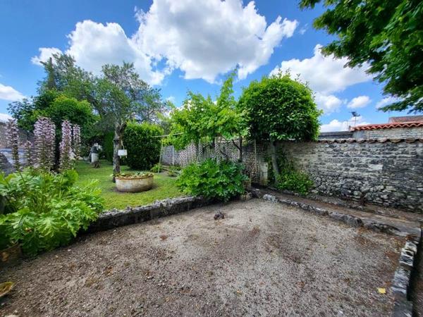 Maison à vendre |  Archiac |  8 pièces | 205 m²