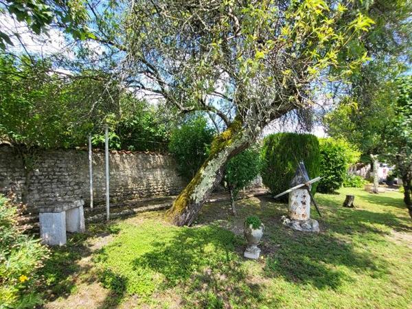 Maison à vendre |  Archiac |  8 pièces | 205 m²