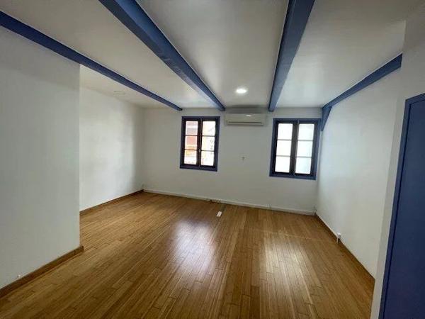 Location Bureau 27 m2 à Fort-de-France