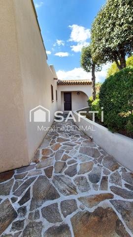 Très belle villa de plein pied, sous-sol total, garage 2 voitures, piscine.