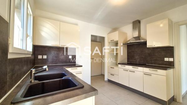 Très belle villa de plein pied, sous-sol total, garage 2 voitures, piscine.