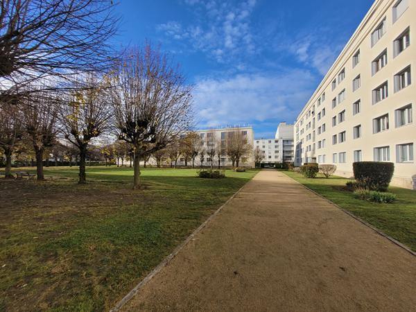 Appartement Saint Germain En Laye 4 pièce(s) 64.69 m2 325 000 € **  - Référence  18307
