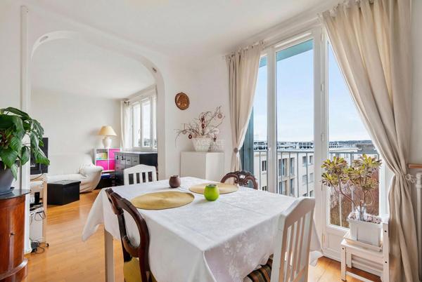 Appartement Saint Germain En Laye 4 pièce(s) 64.69 m2 325 000 € **  - Référence  18307