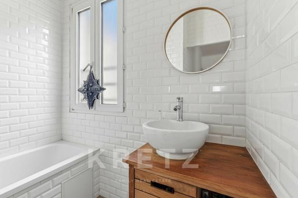 Paris 18e – Montmartre / Rue Chappe – Charmant appartement de 46 m² au cœur d’un immeuble ancien