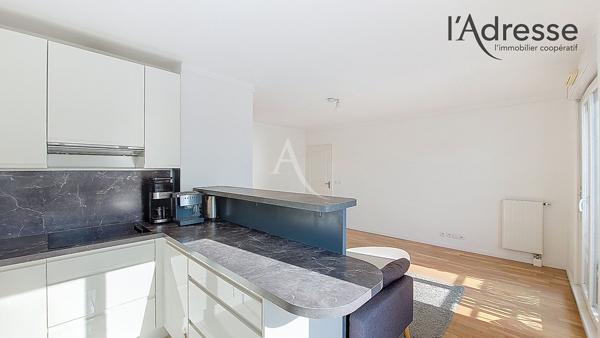 PUTEAUX/ MOULIN - BERGERES Appartement 3 pièces 57m² avec balcon et parking