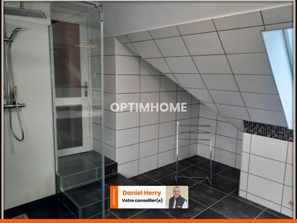 Maison familiale avec terrain paysager de 5900 m²