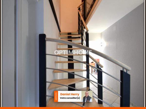 Maison familiale avec terrain paysager de 5900 m²