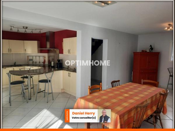 Maison familiale avec terrain paysager de 5900 m²