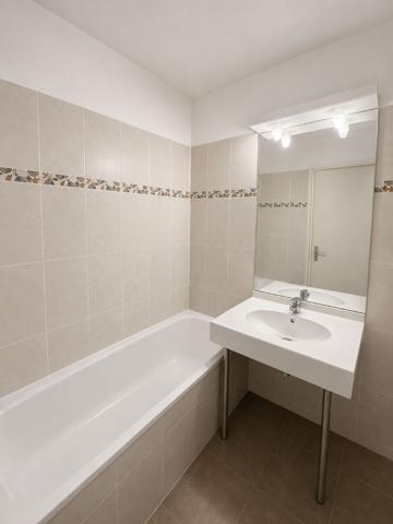 VILLENOY - T2 - avec parking et balcon