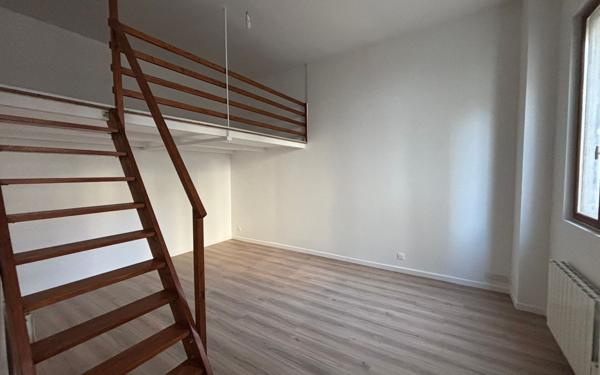 Appartement à louer    1 pièce • 32,15 m2 Aubervilliers