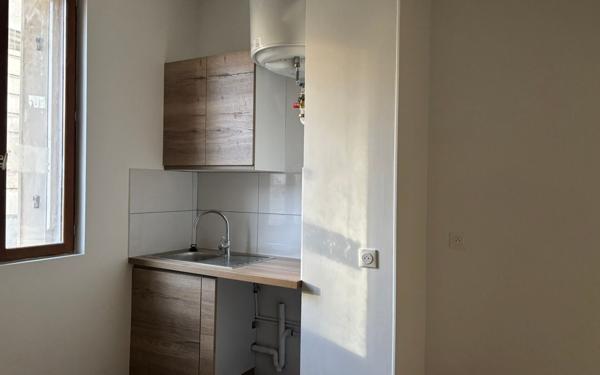 Appartement à louer    1 pièce • 32,15 m2 Aubervilliers
