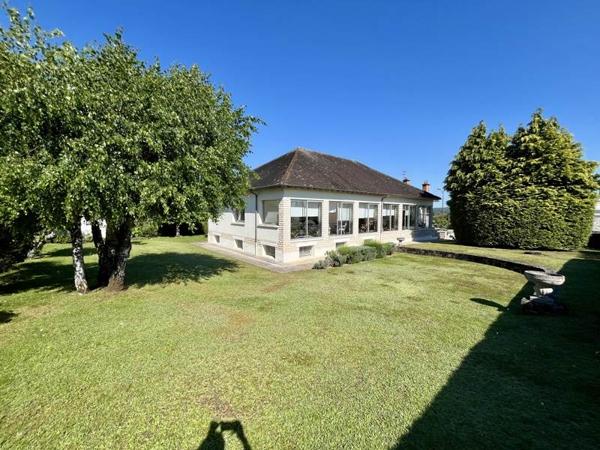Maison à vendre 249 000 € Saint-Yrieix-la-Perche 10 p 349 m² DPE D
