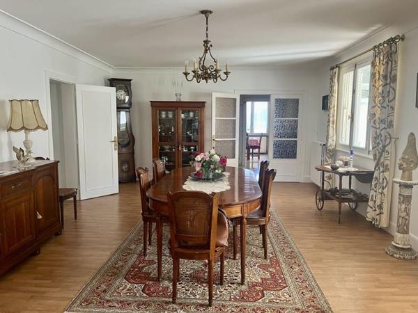 Maison à vendre 249 000 € Saint-Yrieix-la-Perche 10 p 349 m² DPE D