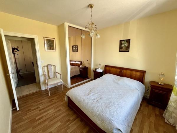 Maison à vendre 249 000 € Saint-Yrieix-la-Perche 10 p 349 m² DPE D