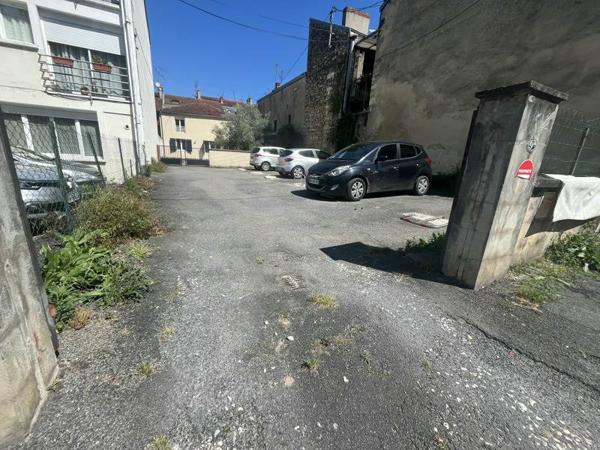 Parking à vendre |  Périgueux |  | 180 m²