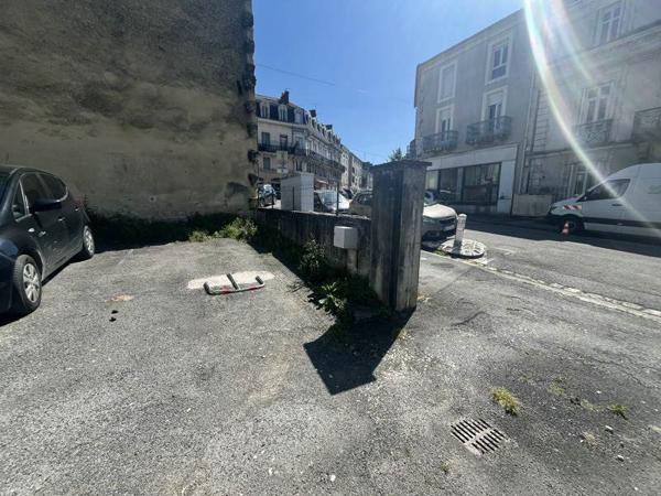 Parking à vendre |  Périgueux |  | 180 m²