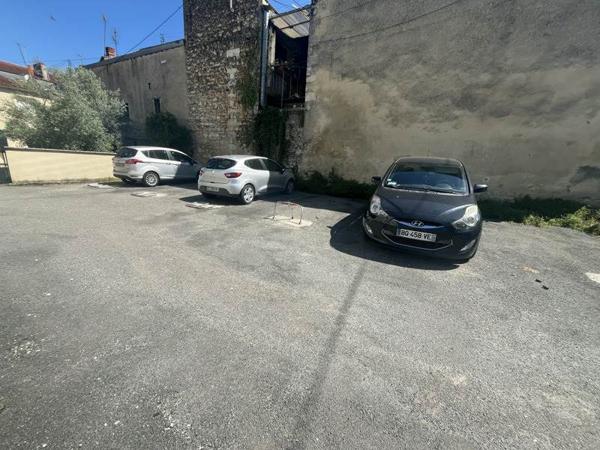 Parking à vendre |  Périgueux |  | 180 m²