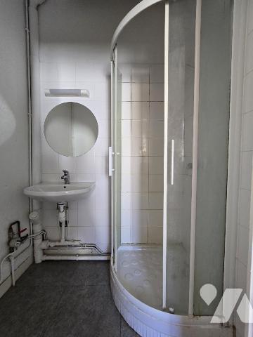 SAINT-NAZAIRE centre ville au 26 rue ROGER SALENGRO, appartement T3 de 77m²