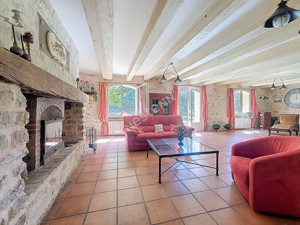 Propriété d'exception au coeur de la nature - Mas en pierre de 1820 rénové, autonome sur 3 hectares de foret dans les hauteurs d'Allauch