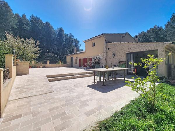 Propriété d'exception au coeur de la nature - Mas en pierre de 1820 rénové, autonome sur 3 hectares de foret dans les hauteurs d'Allauch