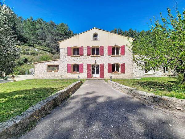 Propriété d'exception au coeur de la nature - Mas en pierre de 1820 rénové, autonome sur 3 hectares de foret dans les hauteurs d'Allauch