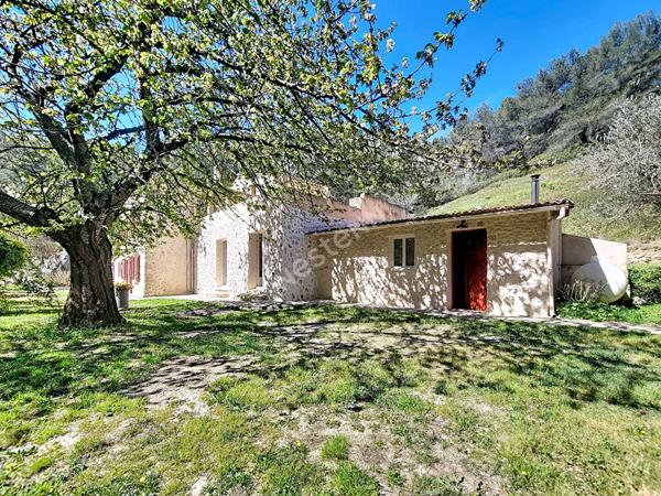 Propriété d'exception au coeur de la nature - Mas en pierre de 1820 rénové, autonome sur 3 hectares de foret dans les hauteurs d'Allauch