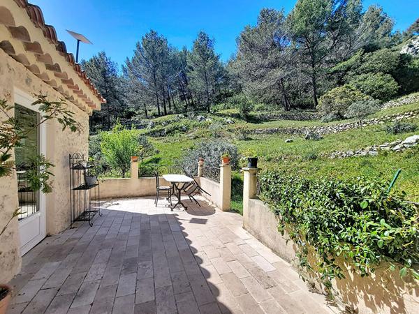 Propriété d'exception au coeur de la nature - Mas en pierre de 1820 rénové, autonome sur 3 hectares de foret dans les hauteurs d'Allauch