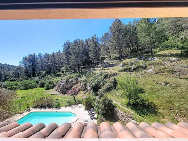 Propriété d'exception au coeur de la nature - Mas en pierre de 1820 rénové, autonome sur 3 hectares de foret dans les hauteurs d'Allauch