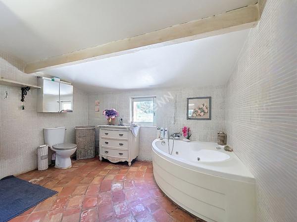 Propriété d'exception au coeur de la nature - Mas en pierre de 1820 rénové, autonome sur 3 hectares de foret dans les hauteurs d'Allauch