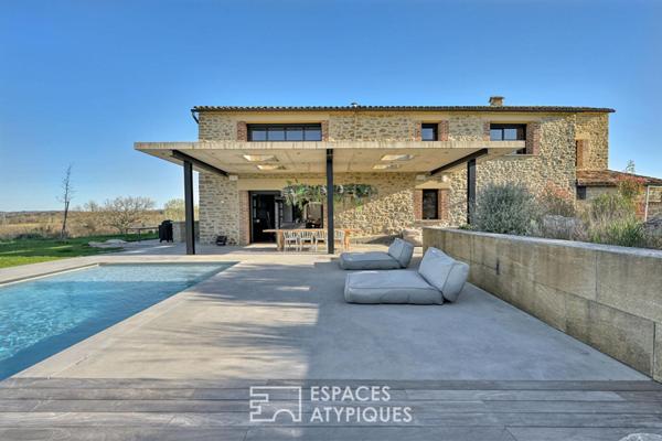 Relecture contemporaine d’une bergerie avec vue entre Uzès et Cévennes