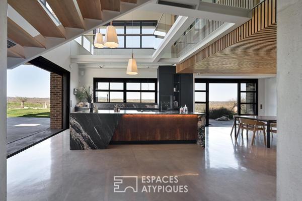 Relecture contemporaine d’une bergerie avec vue entre Uzès et Cévennes