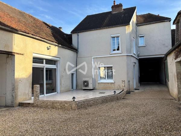 Chaleureuse Villageoise F6 + nombreuses dépendances + Très bon état - DPE B
