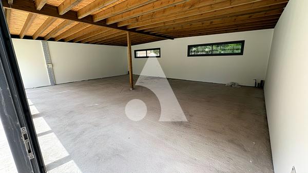 Local commercial 1 pièce 80 m2