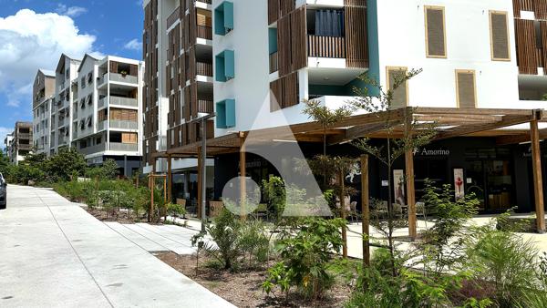 Local commercial 1 pièce 80 m2