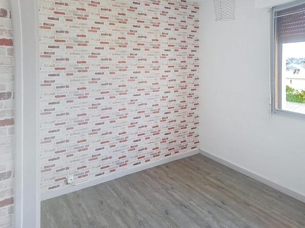 Appartement à Châteauroux, proche de toutes commodités, dans résidence très calme en retrait de la circulation.