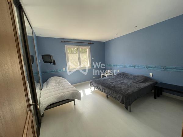 PROPRIETE AUTONOME DE 340m² + DEPENDANCES SUR TERRAIN DE 8 HECTARES