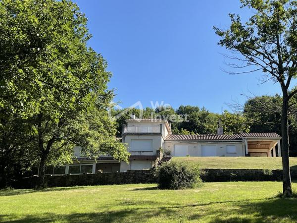 PROPRIETE AUTONOME DE 340m² + DEPENDANCES SUR TERRAIN DE 8 HECTARES