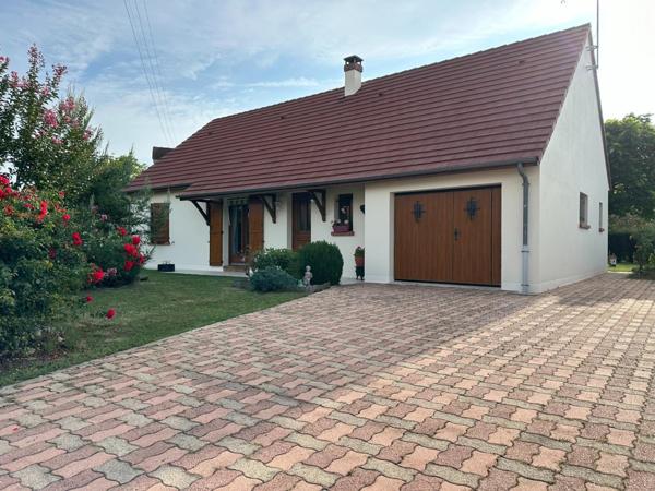 Pavillon 157 m², 4 pièces, 3 chambres, garage et terrain