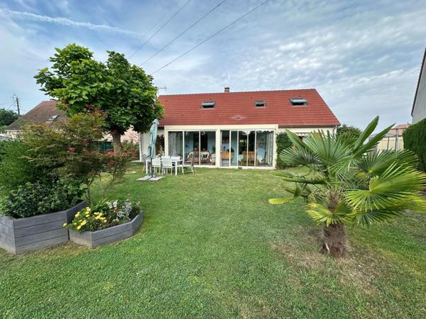 Pavillon 157 m², 4 pièces, 3 chambres, garage et terrain