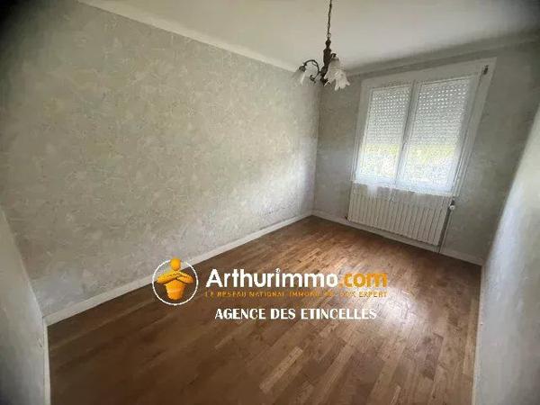 Vente                                                      Maison
                        
                     3 pièces                      58 m2                     à Martigné-Ferchaud