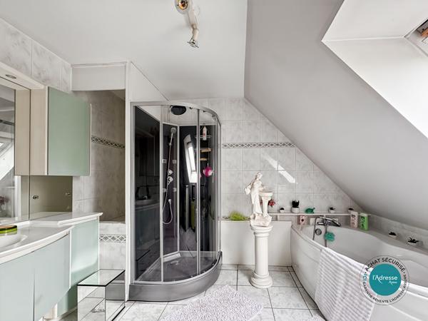 Maison 5 pièces 109m² individuelle 3 chambres avec garage